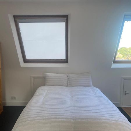 Studio Flat Hatch End Экстерьер фото