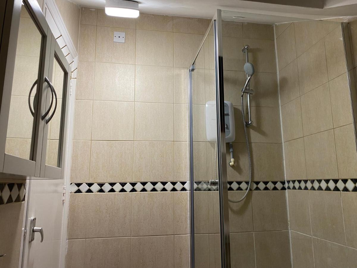 Studio Flat Hatch End Экстерьер фото