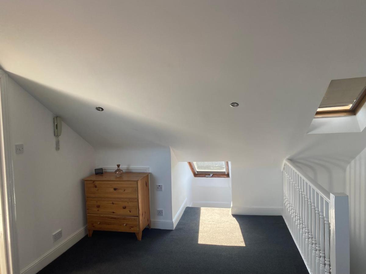Studio Flat Hatch End Экстерьер фото